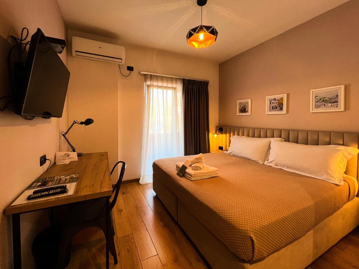 Oda Hotel Тирана Екстериор снимка