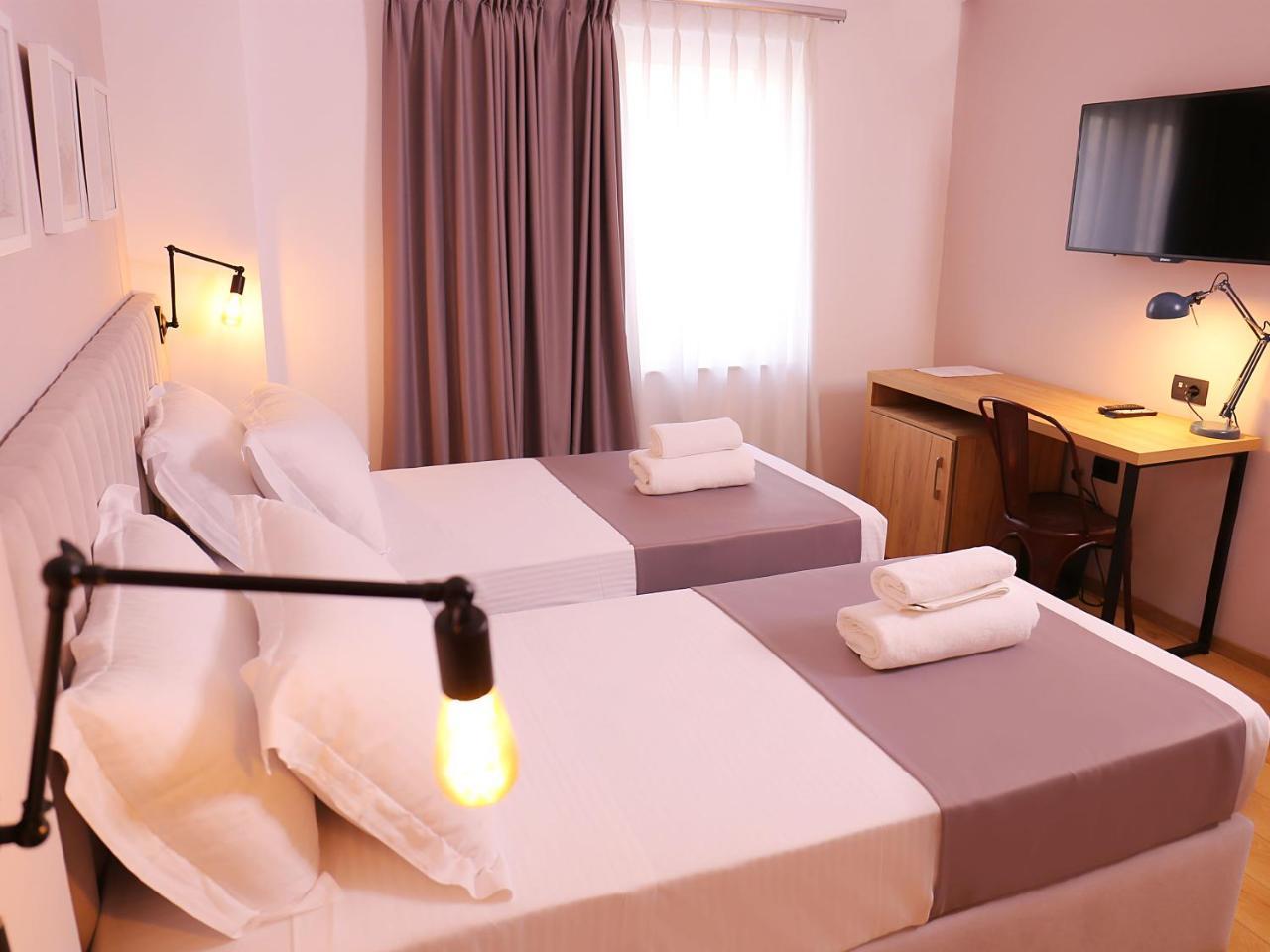 Oda Hotel Тирана Екстериор снимка