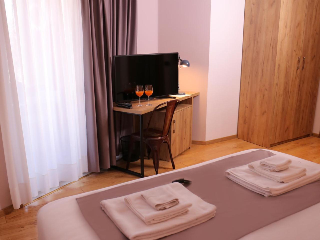 Oda Hotel Тирана Екстериор снимка